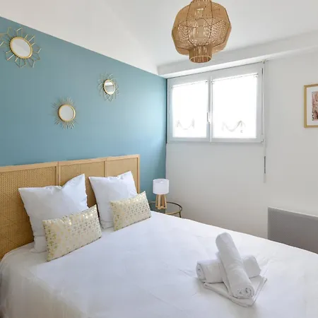 L'oasis Des Nouveaux Bassins - Vue Port *